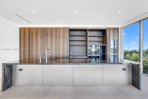 Condo in Miami, Florida, 4 bedrooms  № 2168020 - photo 24