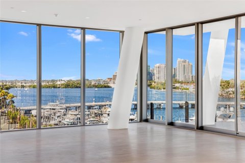 Condo in Miami, Florida, 4 bedrooms  № 2168020 - photo 30