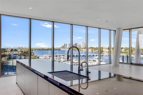 Condo in Miami, Florida, 4 bedrooms  № 2168020 - photo 28