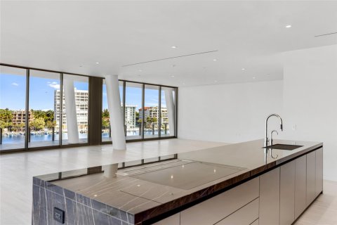 Condo in Miami, Florida, 4 bedrooms  № 2168020 - photo 27