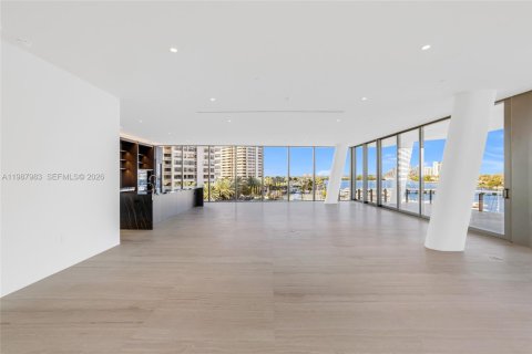 Condo in Miami, Florida, 4 bedrooms  № 2168020 - photo 8