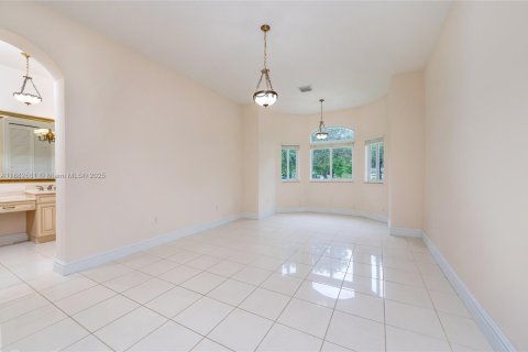 House in Miami, Florida 1 bedroom, 115.66 sq.m. № 1929635 - photo 14