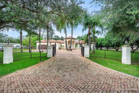 Casa en alquiler en Miami, Florida, 1 dormitorio, 115.66 m2 № 1929635 - foto 3