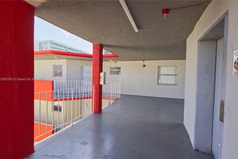 Copropriété à vendre à Hialeah, Floride: 2 chambres, 101.82 m2 № 2044618 - photo 21