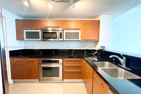 Condo in Miami, Florida, 1 bedroom  № 2049985 - photo 18