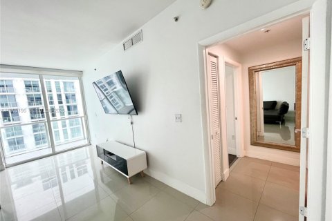 Condo in Miami, Florida, 1 bedroom  № 2049985 - photo 22
