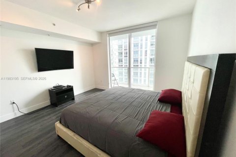 Condo in Miami, Florida, 1 bedroom  № 2049985 - photo 25