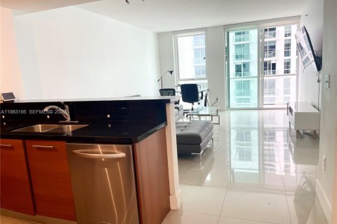 Condo in Miami, Florida, 1 bedroom  № 2049985 - photo 20