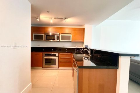 Condo in Miami, Florida, 1 bedroom  № 2049985 - photo 19