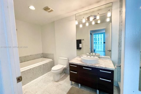 Condo in Miami, Florida, 1 bedroom  № 2049985 - photo 29