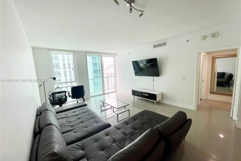 Condo in Miami, Florida, 1 bedroom  № 2049985 - photo 12