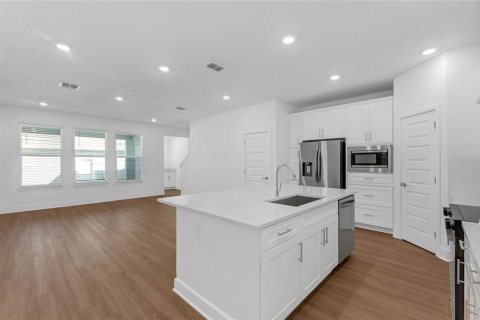 Townhouse in Winter Garden, Florida 3 bedrooms, 165.83 sq.m. № 1589893 - photo 4