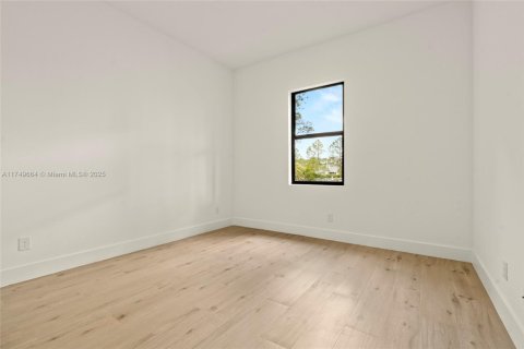 Купить виллу или дом в Лихай-Эйкерс, Флорида 3 спальни, 151.43м2, № 1696747 - фото 14