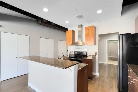 Condo in Orlando, Florida, 1 bedroom  № 1554637 - photo 9