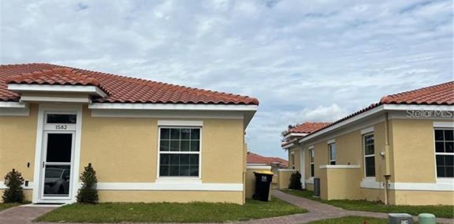 Appartement à Poinciana, Floride 2 chambres, 101.17 m2 № 2406422