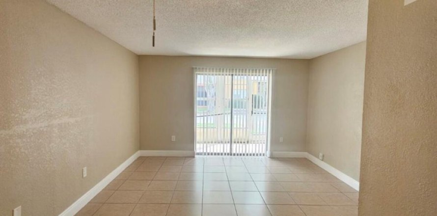Condominio en Deerfield Beach, Florida, 2 dormitorios № 2088235