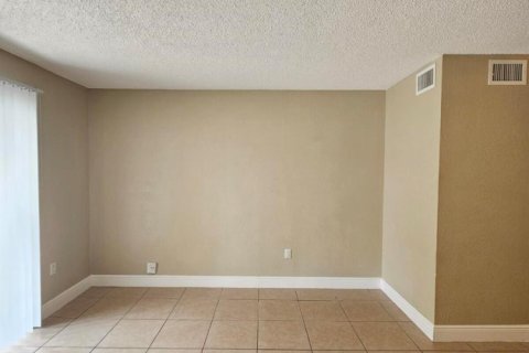 Condominio en alquiler en Deerfield Beach, Florida, 2 dormitorios, 119.84 m2 № 2088235 - foto 3