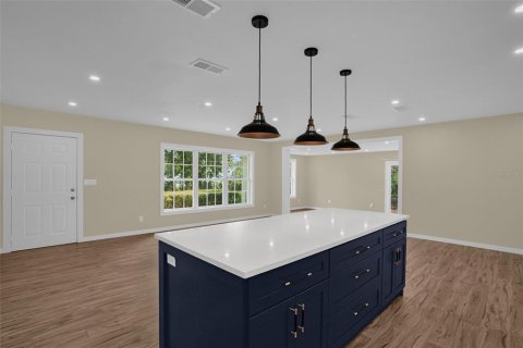 House in Clermont, Florida 3 bedrooms, 160.26 sq.m. № 2258618 - photo 8