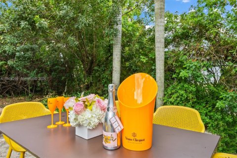 House in Fort Lauderdale, Florida 3 bedrooms, 103.68 sq.m. № 2066820 - photo 7