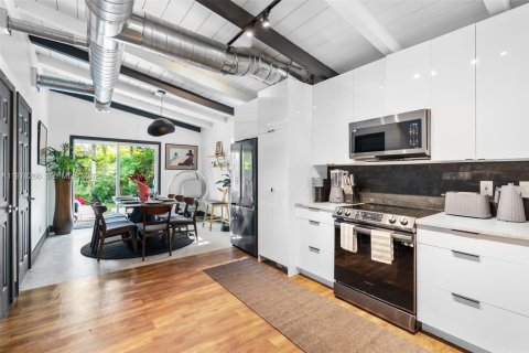 House in Fort Lauderdale, Florida 3 bedrooms, 103.68 sq.m. № 2066820 - photo 19