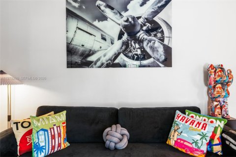 House in Fort Lauderdale, Florida 3 bedrooms, 103.68 sq.m. № 2066820 - photo 27