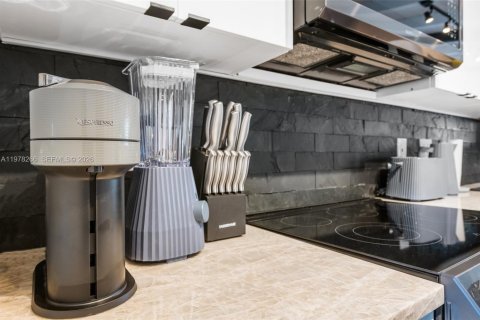 House in Fort Lauderdale, Florida 3 bedrooms, 103.68 sq.m. № 2066820 - photo 16