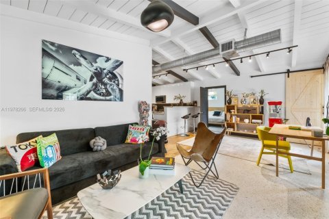 House in Fort Lauderdale, Florida 3 bedrooms, 103.68 sq.m. № 2066820 - photo 3