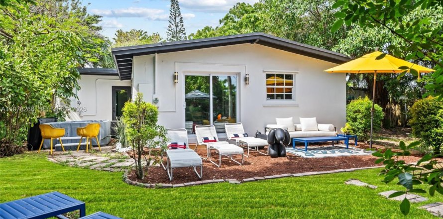 House in Fort Lauderdale, Florida 3 bedrooms, 103.68 sq.m. № 2066820