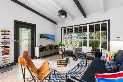 House in Fort Lauderdale, Florida 3 bedrooms, 103.68 sq.m. № 2066820 - photo 2