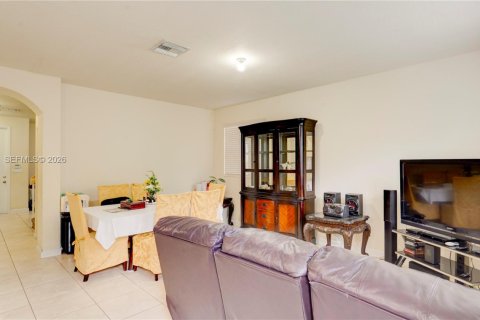 House in Homestead, Florida 4 bedrooms, 184.13 sq.m. № 2007162 - photo 14