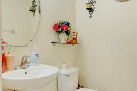 House in Homestead, Florida 4 bedrooms, 184.13 sq.m. № 2007162 - photo 22