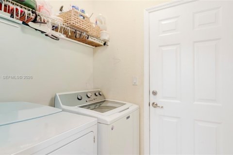 House in Homestead, Florida 4 bedrooms, 184.13 sq.m. № 2007162 - photo 19