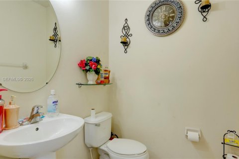 House in Homestead, Florida 4 bedrooms, 184.13 sq.m. № 2007162 - photo 21