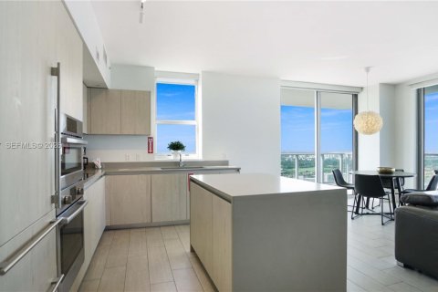 Condominio en venta en Hollywood, Florida, 2 dormitorios, 99.87 m2 № 2030557 - foto 14
