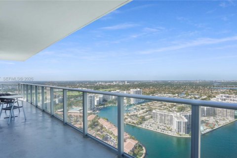 Condominio en venta en Hollywood, Florida, 2 dormitorios, 99.87 m2 № 2030557 - foto 2