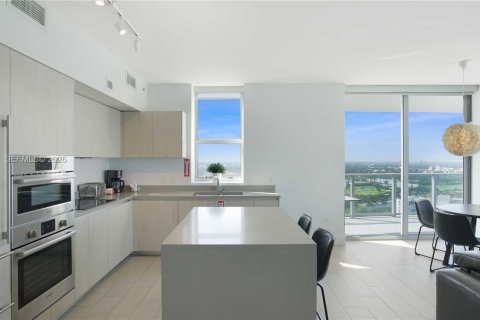 Condominio en venta en Hollywood, Florida, 2 dormitorios, 99.87 m2 № 2030557 - foto 15