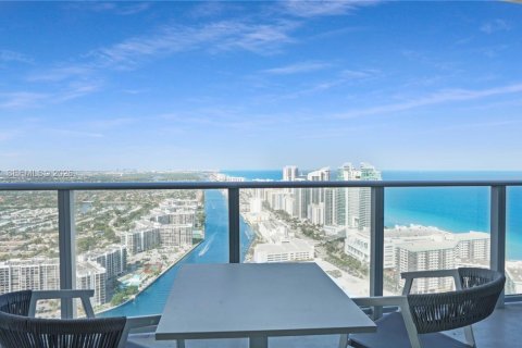 Condominio en venta en Hollywood, Florida, 2 dormitorios, 99.87 m2 № 2030557 - foto 11