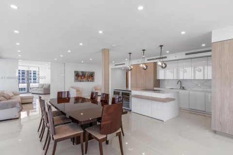 Condominio en venta en Hollywood, Florida, 4 dormitorios, 287.16 m2 № 2034363 - foto 9