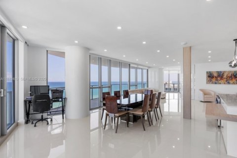 Condominio en venta en Hollywood, Florida, 4 dormitorios, 287.16 m2 № 2034363 - foto 10