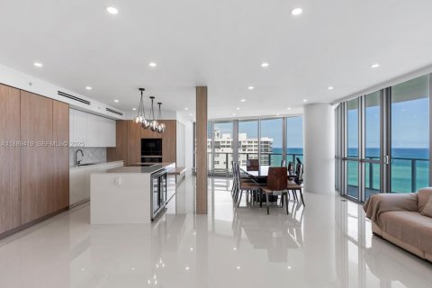 Condominio en venta en Hollywood, Florida, 4 dormitorios, 287.16 m2 № 2034363 - foto 7