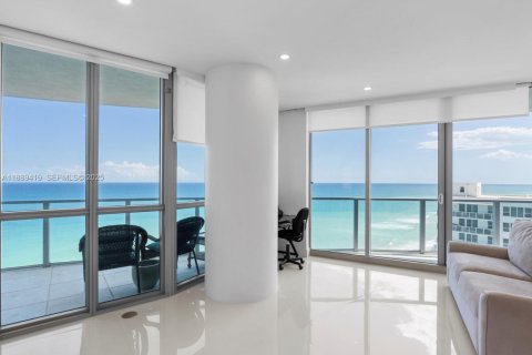 Condominio en venta en Hollywood, Florida, 4 dormitorios, 287.16 m2 № 2034363 - foto 17