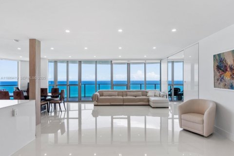 Condominio en venta en Hollywood, Florida, 4 dormitorios, 287.16 m2 № 2034363 - foto 5