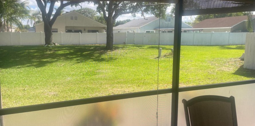 House in Boynton Beach, Florida 3 bedrooms, 125.79 sq.m. № 1174021