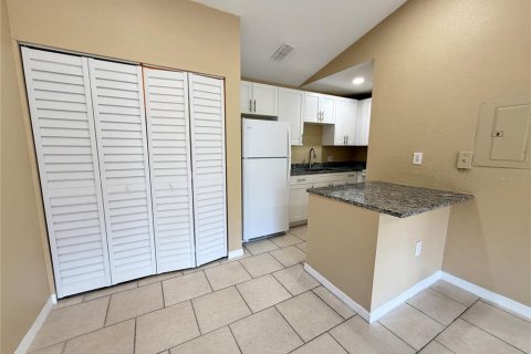 Condo in Tampa, Florida, 1 bedroom  № 2416504 - photo 2