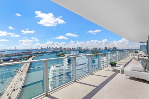 Condominio en venta en Miami Beach, Florida, 3 dormitorios, 272.2 m2 № 1964187 - foto 6