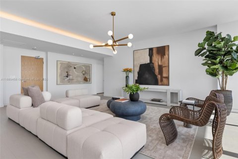 Condominio en venta en Miami Beach, Florida, 3 dormitorios, 272.2 m2 № 1964187 - foto 10
