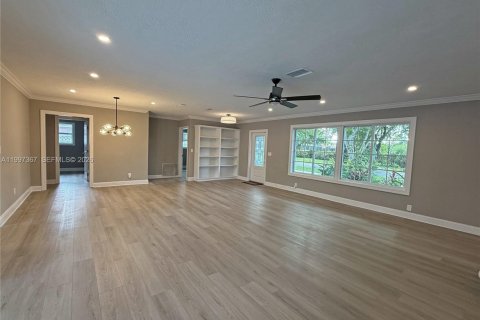 Casa en venta en Plantation, Florida, 3 dormitorios, 169.27 m2 № 2065271 - foto 5