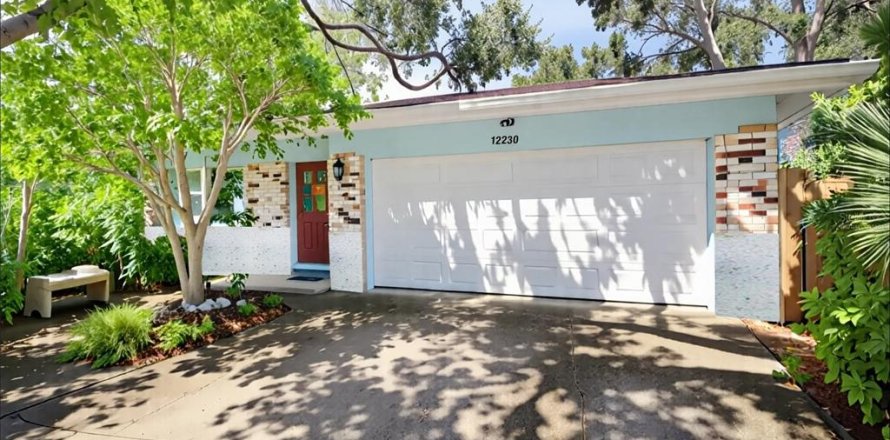 House in Largo, Florida 3 bedrooms, 136.75 sq.m. № 1899709