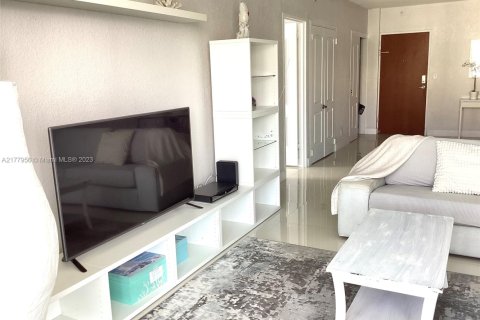 Condominio en alquiler en Hollywood, Florida, 2 dormitorios, 125.88 m2 № 1601416 - foto 17