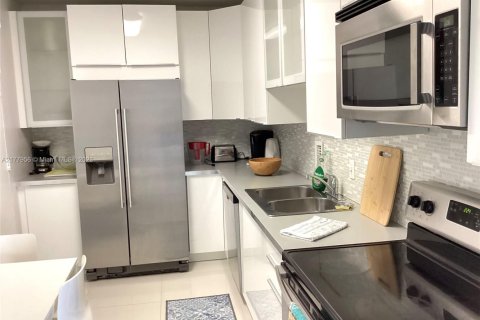 Condominio en alquiler en Hollywood, Florida, 2 dormitorios, 125.88 m2 № 1601416 - foto 27